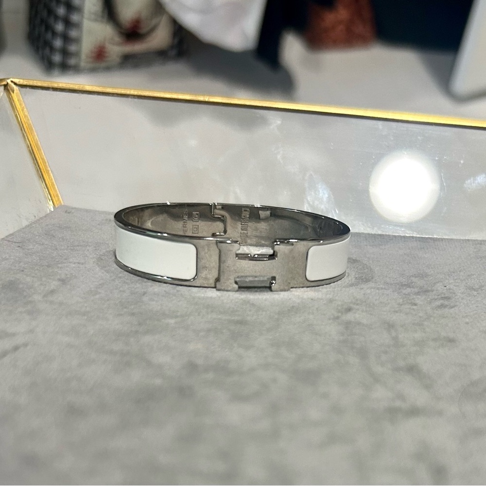 H bracelet